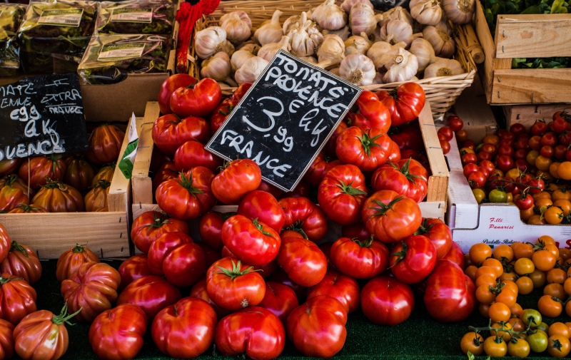 magasin-GREOLIERES-min_tomatoes-4050245